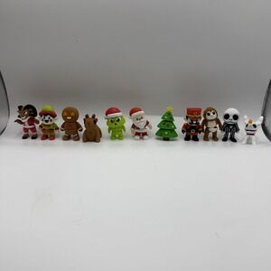 16 Christmas Krampus Elf Reindeer Grinch Jack Skellington 3d moving Toy Lot